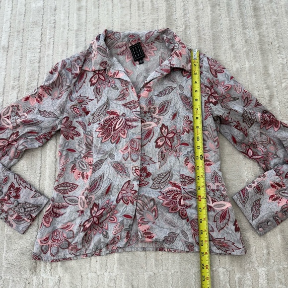 Due Per Due Silk Paisley Pattern Gray and Pink Button Down Size 6 - Picture 2 of 7